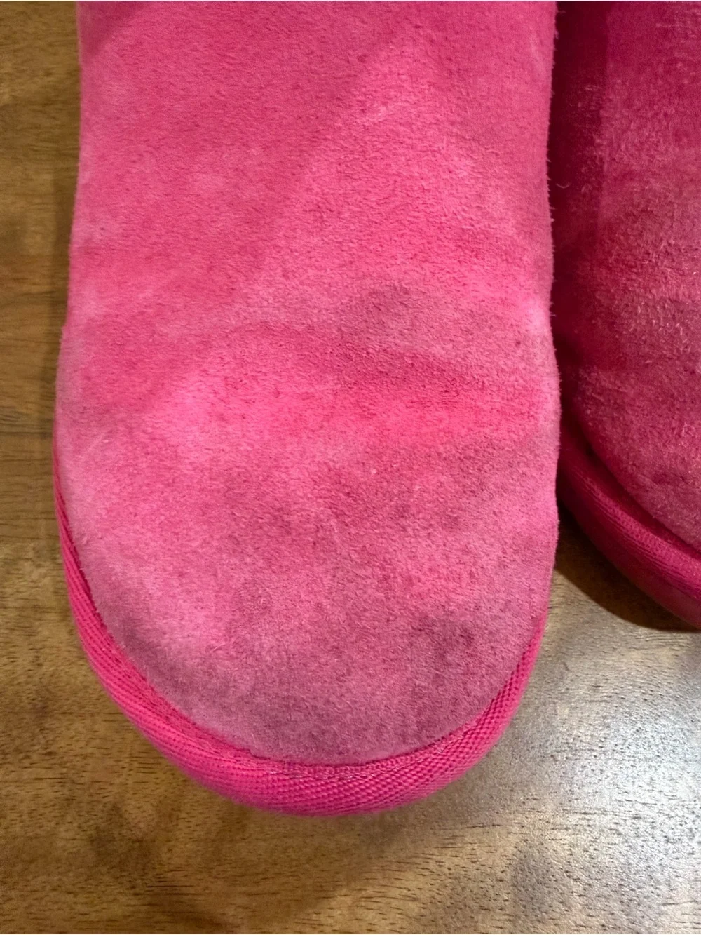 Koolaburra bright pink